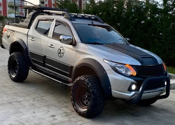 PROTEZIONE PORTIERE ADATTE PER MITSUBISHI TRITON L200 2015+ LOOK NERO OPACO