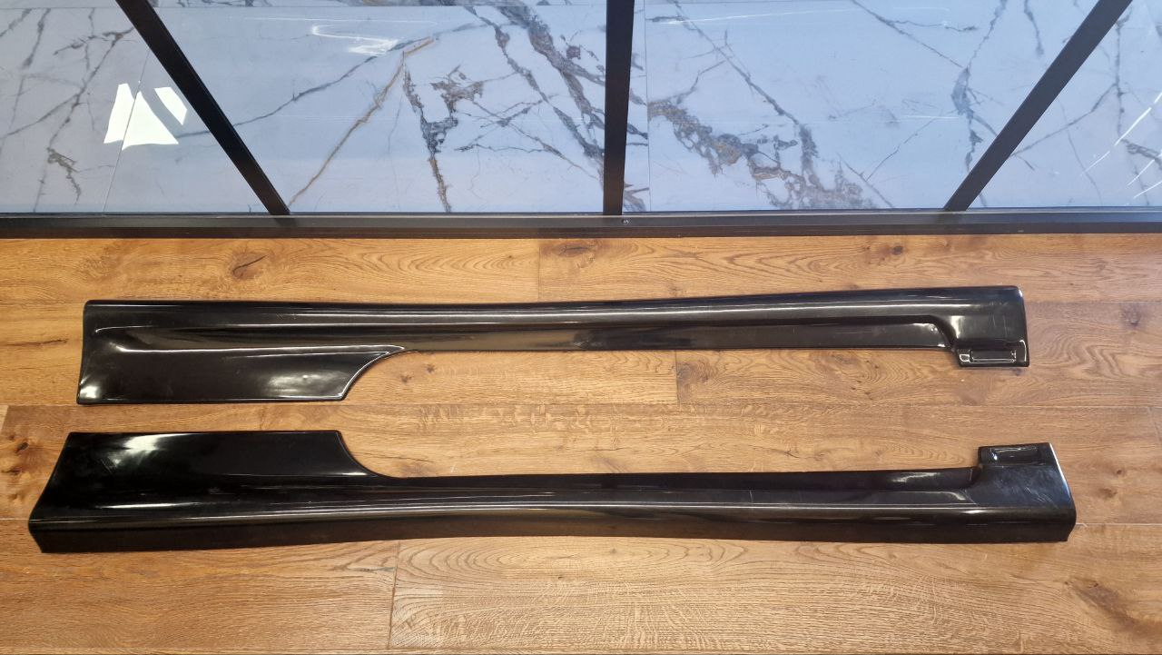 SKIRTS SUITABLE FOR ALFA ROMEO 147 3 DOORS LOOK TUNING DESIGN GLOSSY BLACK 