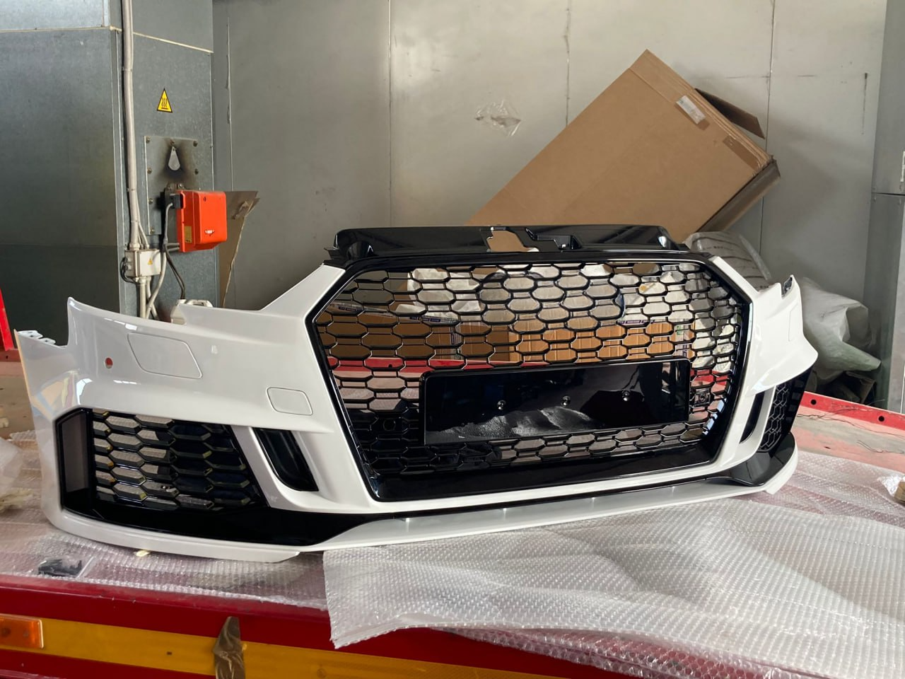 PARAURTI ANTERIORE ADATTO PER AUDI A3 8V 2017-2020 HATCHBACK LOOK RS3