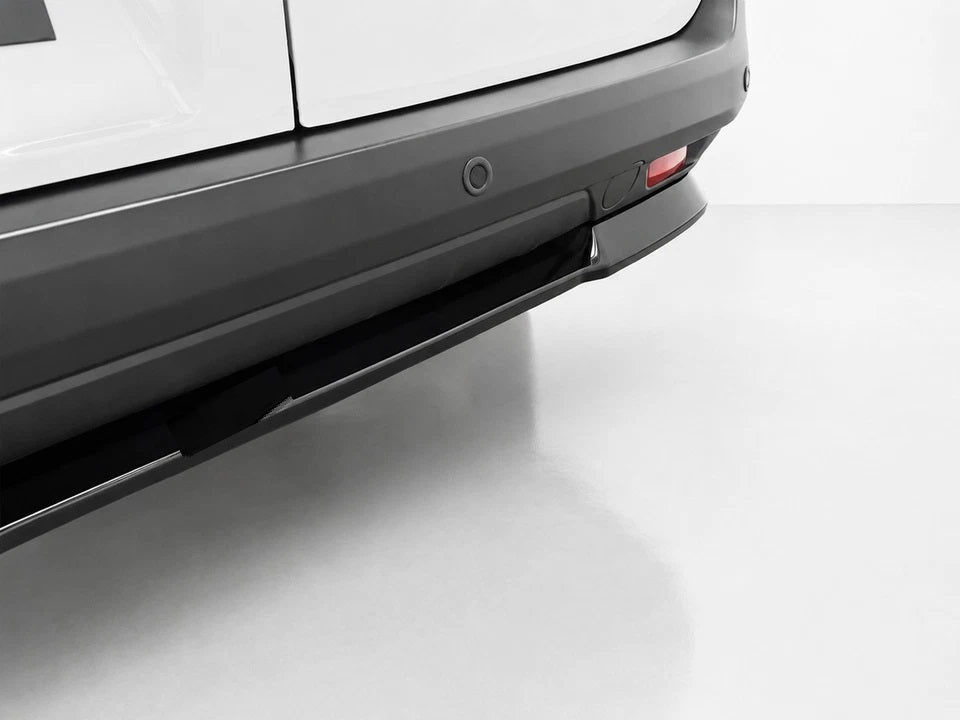 👉 Splitter Posteriore per Ford Transit Courier MK2 (2023-) ABS Nero Lucido 👈