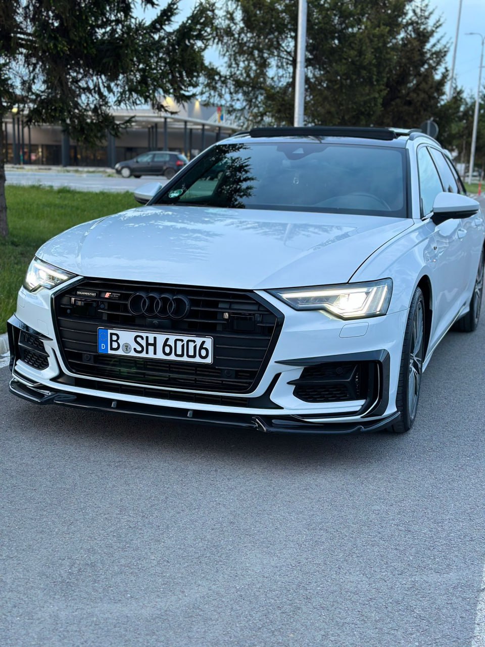 SPLITTER ANTERIORE COMPATIBILE PER AUDI RS6 C8 2019+