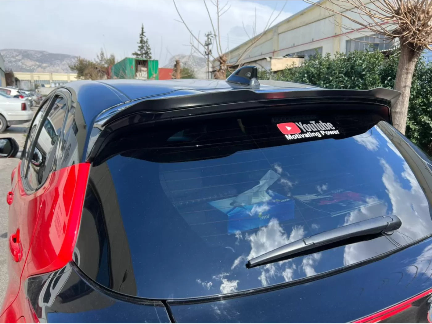 SPOILER ADATTO PER TOYOTA YARIS MK4 2020+ LOOK NERO LUCIDO DESIGN SPORTIVO