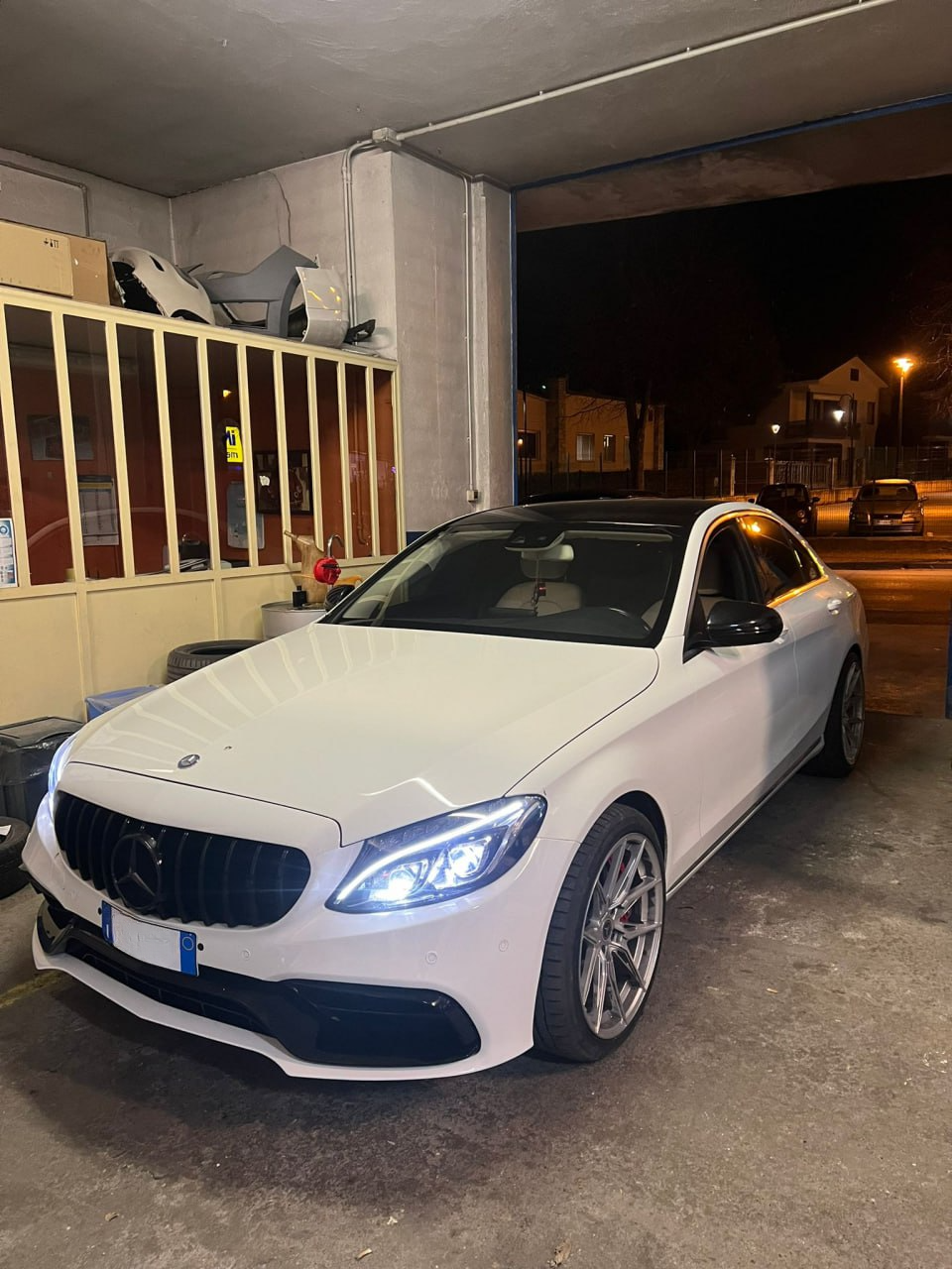 GRIGLIA ADATTA PER MERCEDES CLASSE C W205 2015-2018 NERO LUCIDO SENZA CAMERA GT
