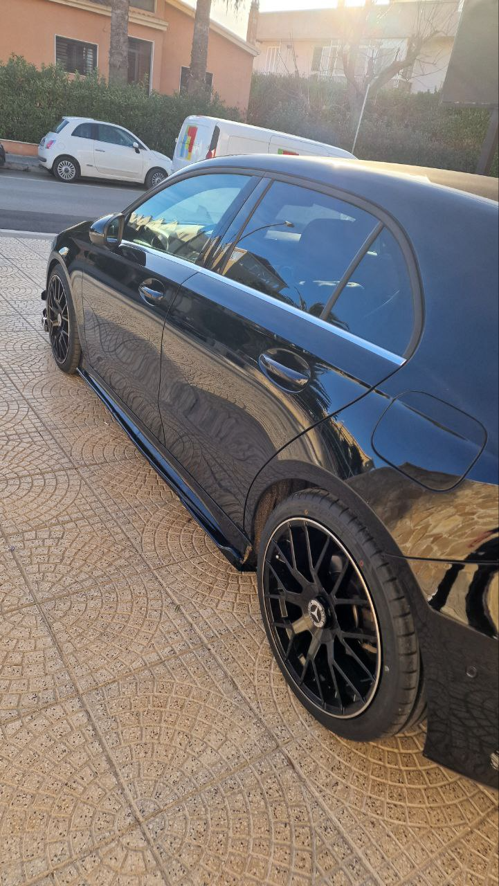 SOTTO MINIGONNE ADATTE PER MERCEDES CLASSE A W177 V177 LOOK NERO LUCIDO