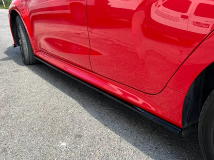 SOTTOMINIGONNE LATERALI ADATTE PER TOYOITA YARIS MK4 2020+ LOOK NERO LUCIDO