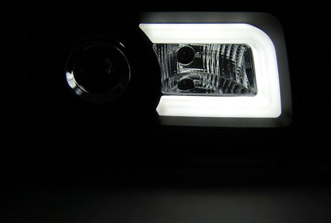 ART.5565 FARI  ANTERIORI CROMATO CHRYSLER 300C 05-10