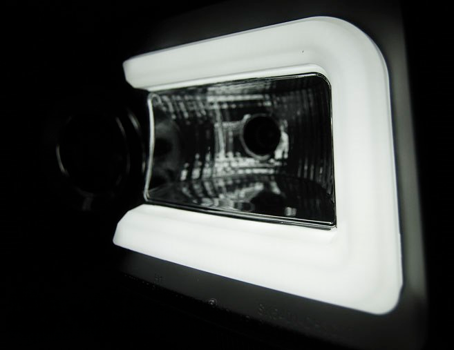 ART.5562 FARI ANTERIORI CHRYSLER 300C 05-10 NERO