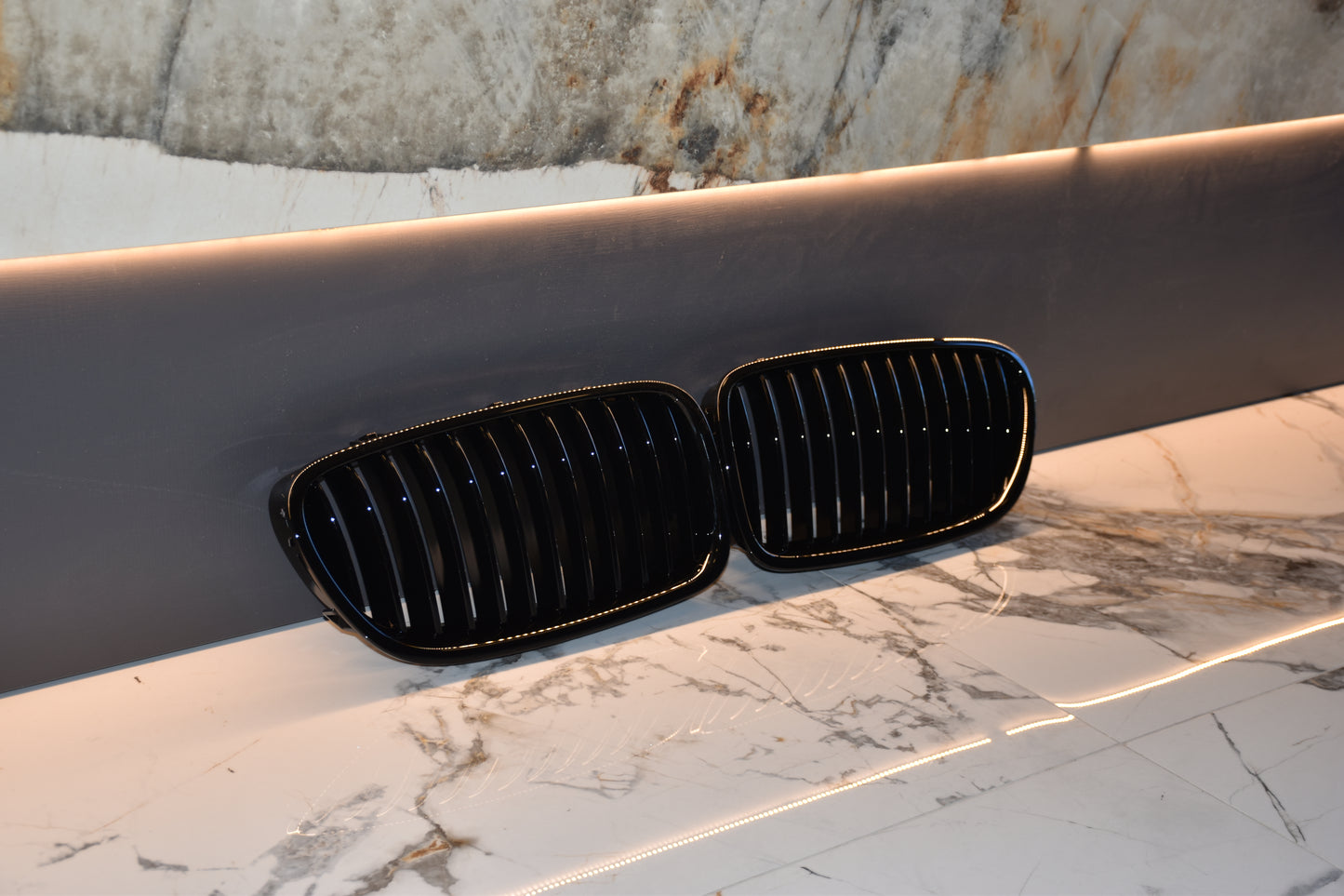 GRIGLIA ADATTA PER BMW SERIE 5 F10 F11 SINGOLA FASCIA LOOK NERO LUCIDO