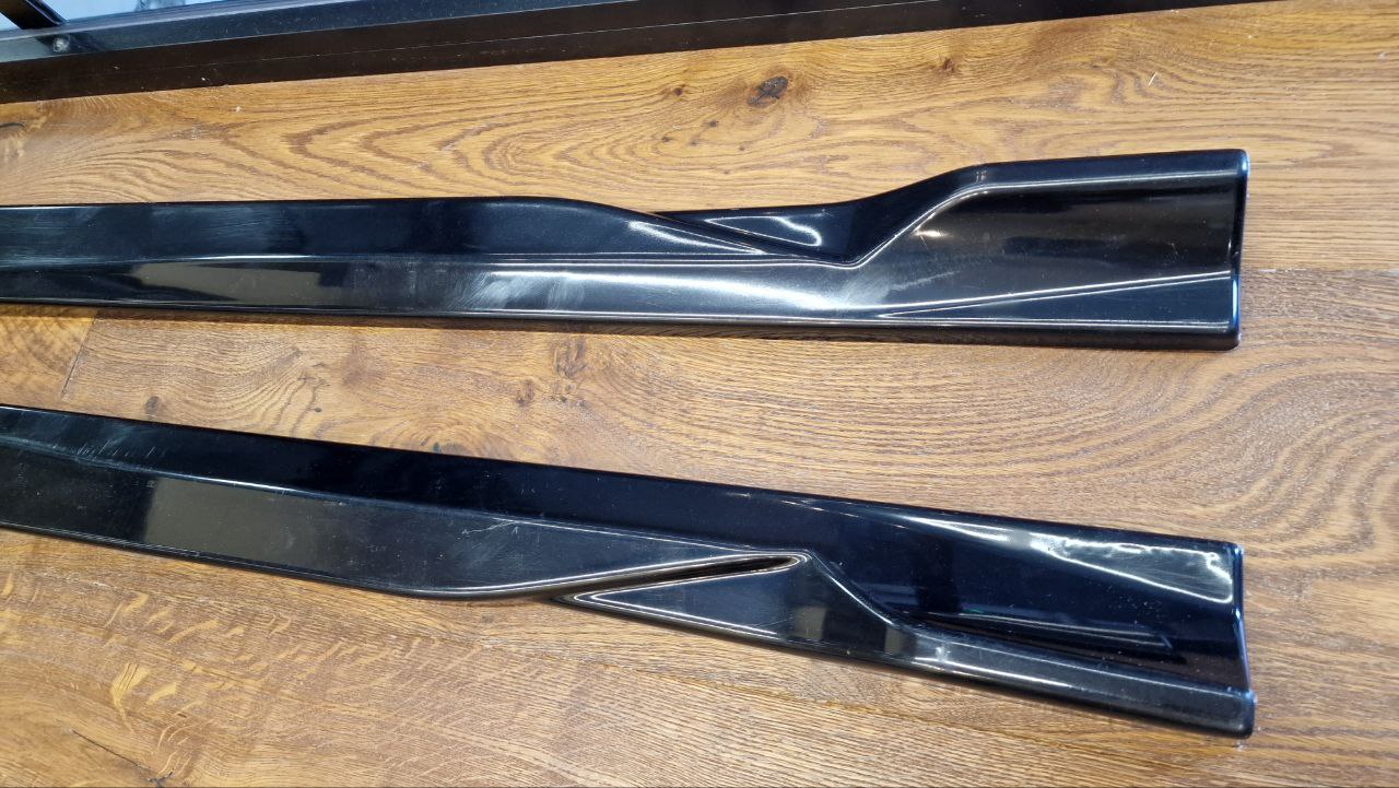 UNDER SKIRTS SUITABLE FOR FORD FOCUS MK4 2019+ GLOSSY BLACK SPORTY LOOK 