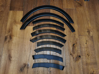 PARAFANGHI ALLARGATI ADATTI PER FORD TRANSIT CUSTOM MK1 FL 2018+ NERO OPACO