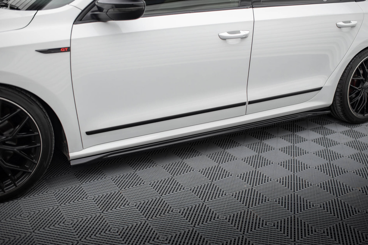 SKIRTS SUITABLE FOR VOLKSWAGEN PASSAT GT B8 FACELIFT USA 