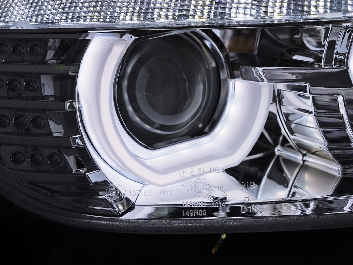 ART.5482    FARI ANTERIORI BMW SERIE 3 F30/F31 11 -15 U-TYPE CROMATA