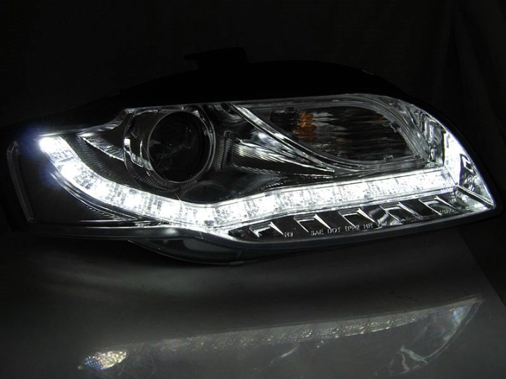 ART.10654 FARI ANTERIORI ADATTO  PER AUDI A4 B7 11.04-03.08
