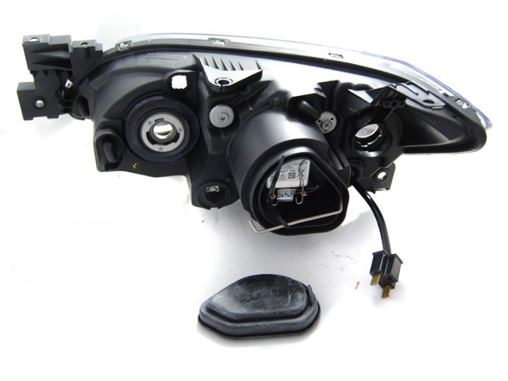 ART.6221  FARI  ANTERIORI  MAZDA 3 03-09 4D NERO