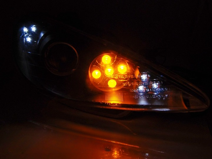 💫ART.6086 FARI ANTERIORI OCCHI D'ANGELO LED CROMATI per PEUGEOT 206 2002💫