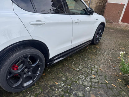 Sottominigonne nero lucido adatto per alfa romeo STelvio