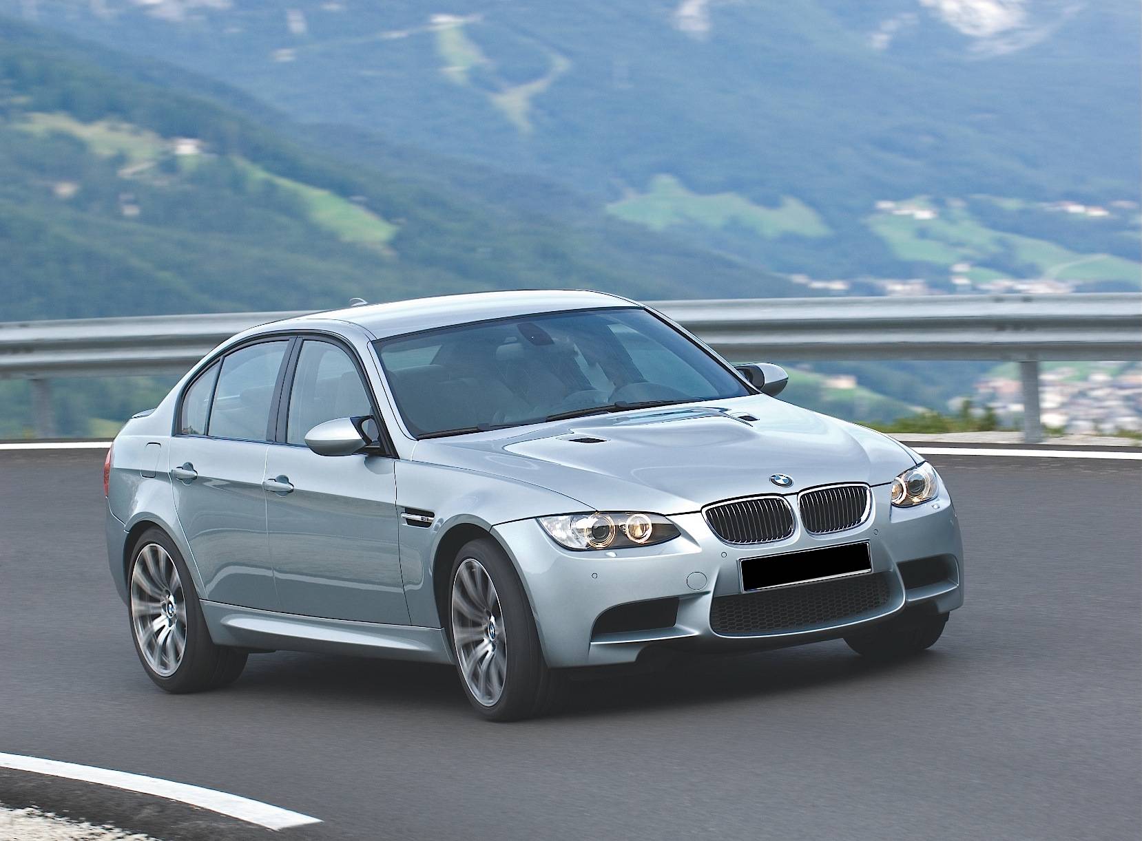 BODYKIT ADATTO PER BMW SERIE 3 E90 2005-2008 LOOK M3 DESIGN SPORTIVO AUTOELEGANCERICAMBI