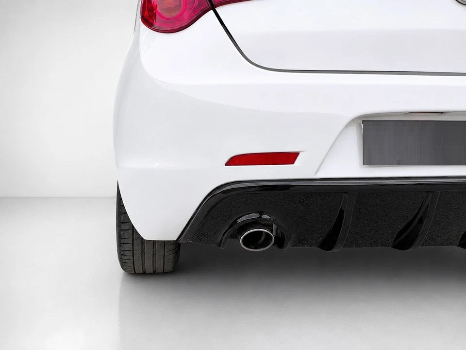 👉Diffusore posteriore Alfa Romeo Giulietta scarico singolo ABS nero lucido👈