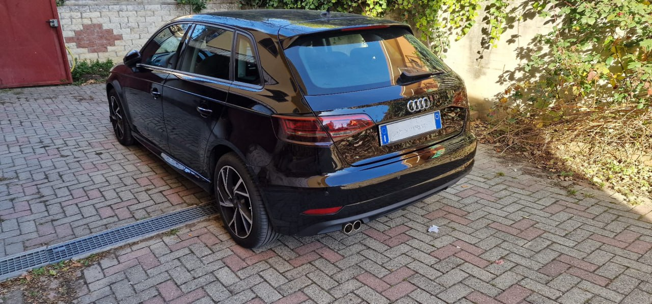 MINIGONNE ADATTE PER AUDI A3 8V LOOK SPORTIVO DESIGN NERO LUCIDO