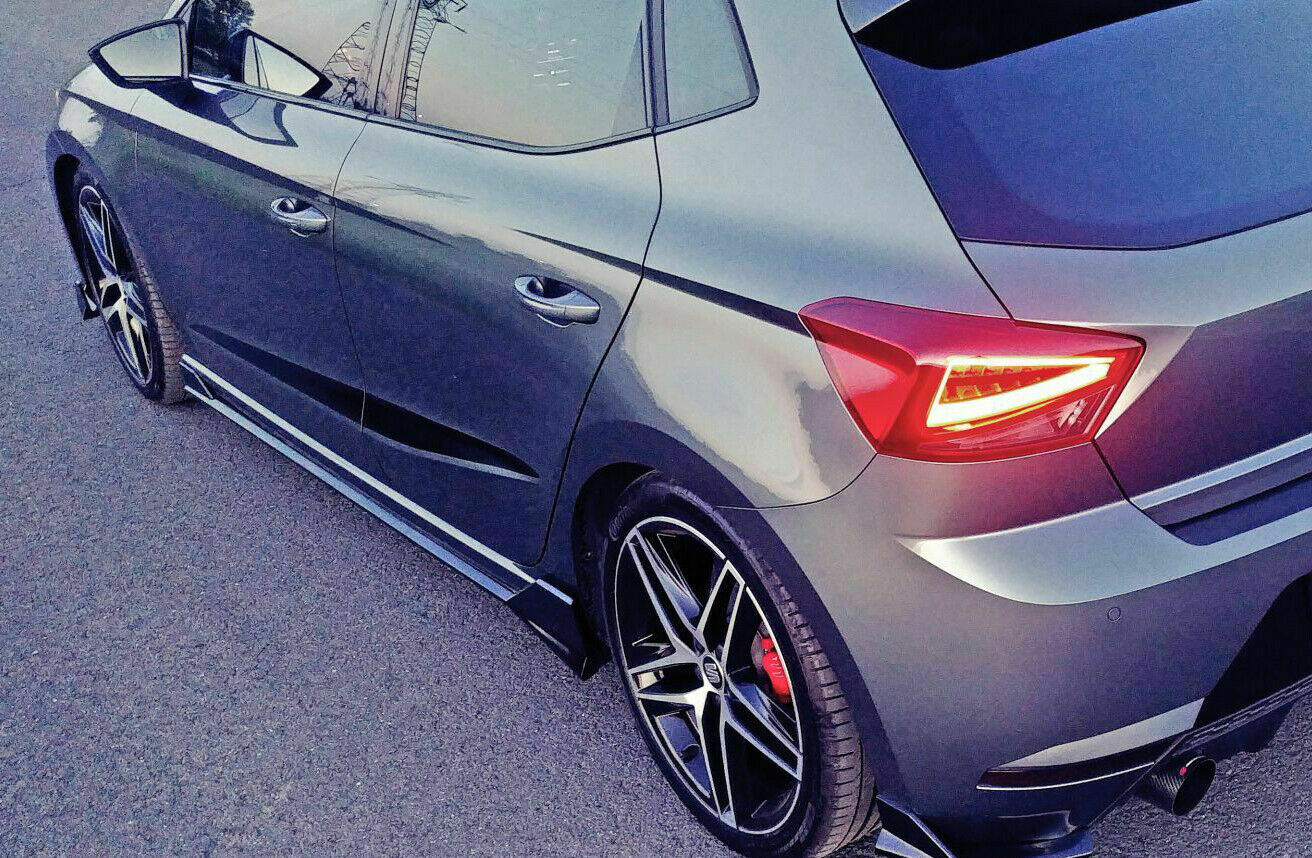 SOTTO MINIGONNE ADATTE PER SEAT IBIZA 6J IBIZA 6F IBIZA KJ 08-21 NERO LUCIDO