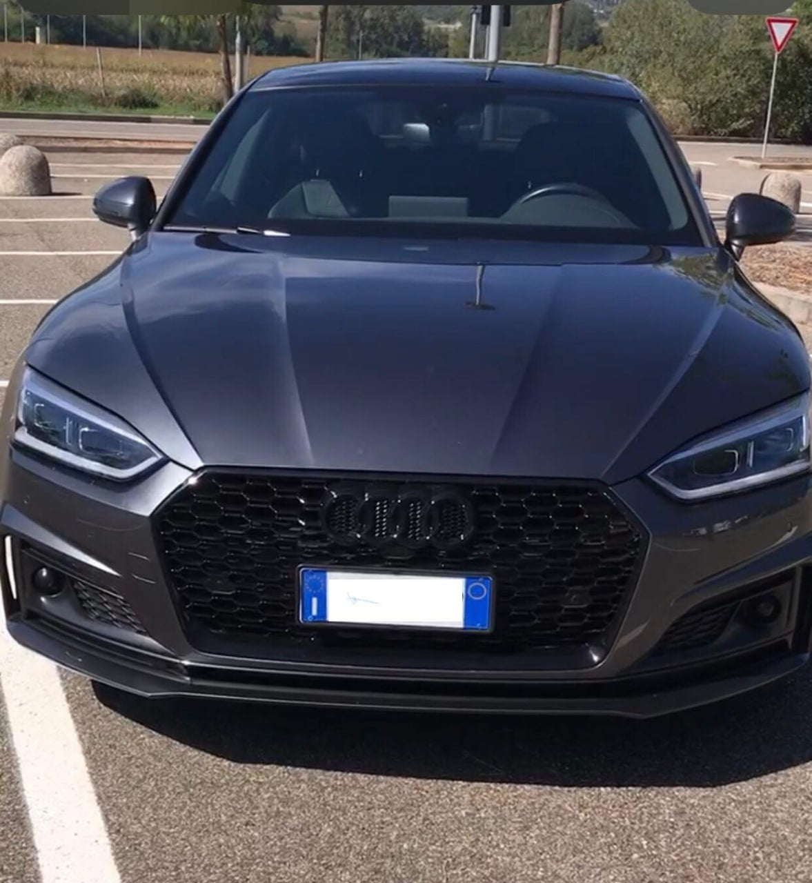 ART. 0591 GRIGLIA AUDI A5 F5 2016-2019 LOOK RS5 +SCRITTA QUATTRO LETTERE