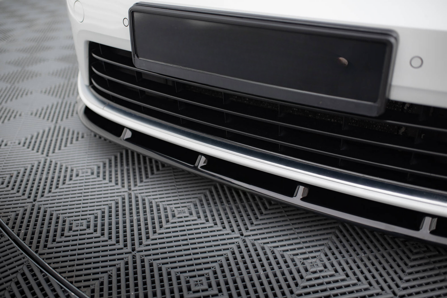 SPLITTER ANTERIORE ADATTO PER V.6 VOLKSWAGEN GOLF R MK7