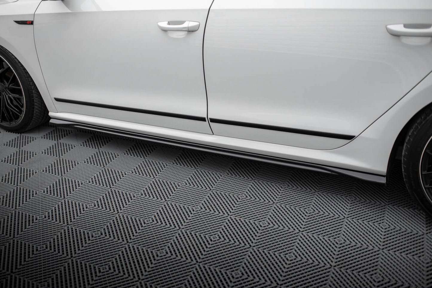 SKIRTS SUITABLE FOR VOLKSWAGEN PASSAT GT B8 FACELIFT USA 