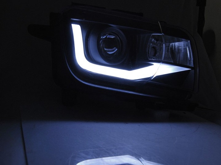 ART.5514 FARI ANTERIORI CHEVROLET CAMARO 09-13 TUBO NERO CHIARO