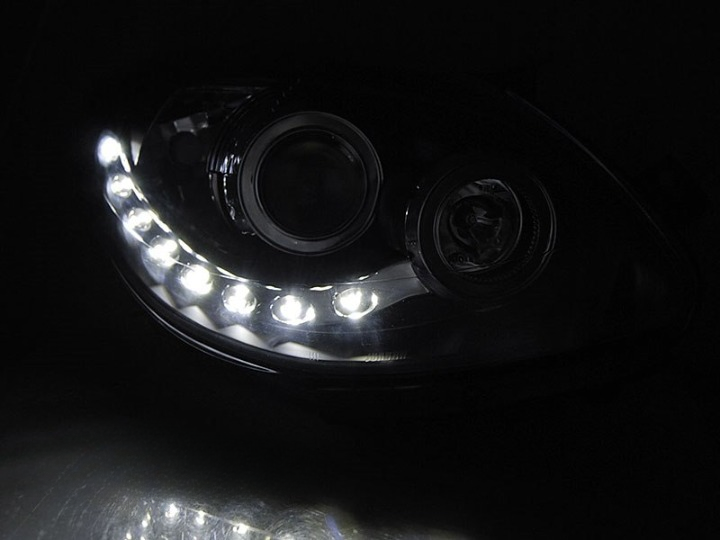💕 Fari Anteriori Adatti per Renault Twingo 07-11 LED DRL Neri 💕