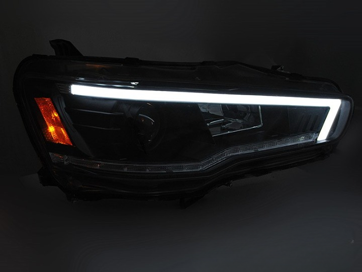 💕 Fari Anteriori Adatto per Mitsubishi Lancer 8 08-16 LED Tube Neri Seq 💕