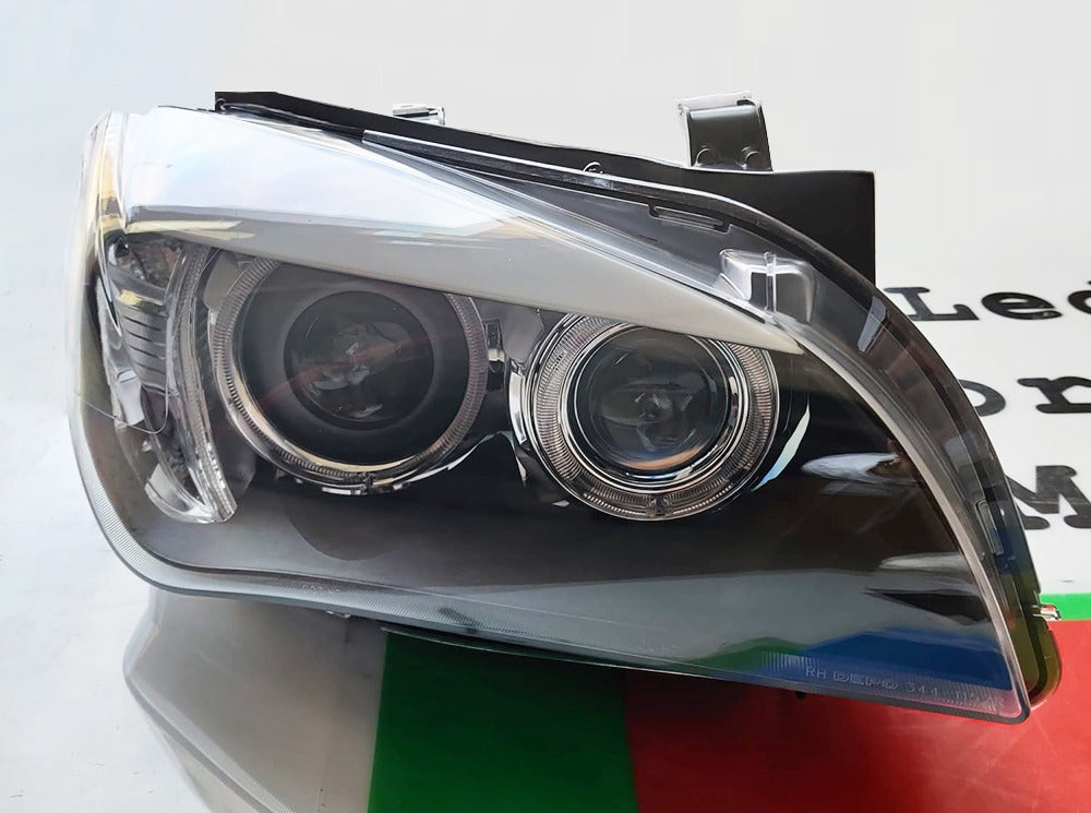 Fari LED Angel Eyes adatti per BMW X1 E84 (2009-2012) Xenon Look