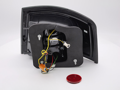 FANALI POSTERIORI A LED FUMÈ ADATTO PER AUDI A6 05.97-05.04 AVANT