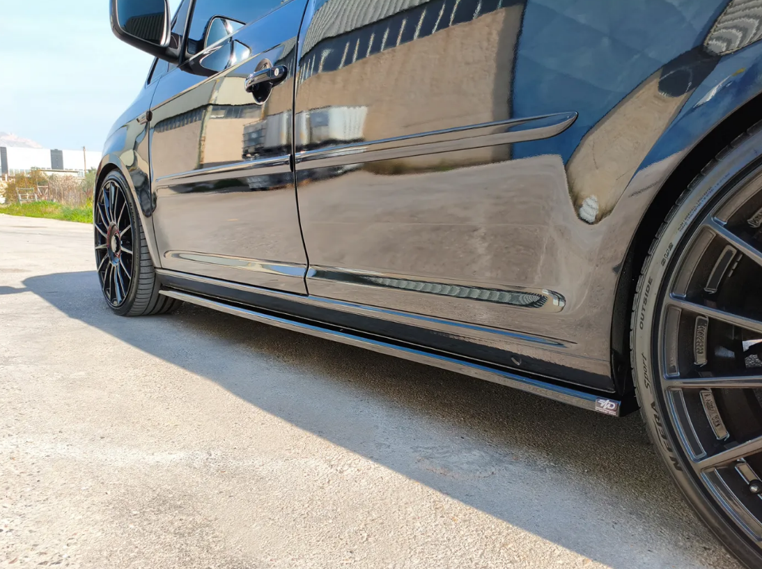 💕ART.9705 SOTTO MINIGONNE Volkswagen Caddy Mk4 NERO LUCIDO 💕