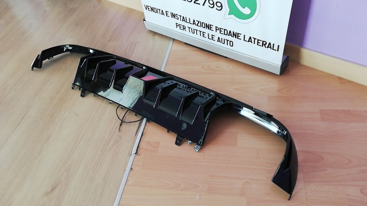 DIFFUSORE ADATTO PER MERCEDES CLASSE C W205 LOOK SPORTIVO NERO LUCIDO