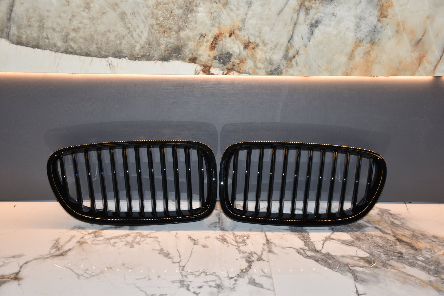 GRIGLIA ADATTA PER BMW SERIE 5 F10 F11 SINGOLA FASCIA LOOK NERO LUCIDO