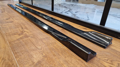 UNDER SKIRTS SUITABLE FOR FORD FOCUS MK4 2019+ GLOSSY BLACK SPORTY LOOK 