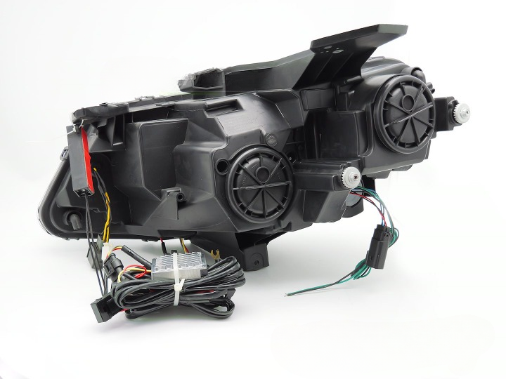 ART.5528  FARI ANTERIORI  CHEVROLET CAMARO 16-18 FULL LED NERO