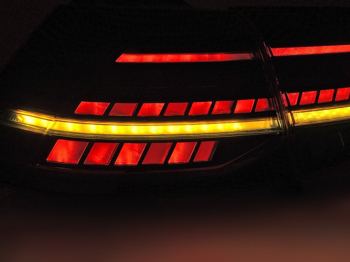 💫ART.5849 FARI POSTERIORI A LED FUME' LED SEQ per VW GOLF 7 2013-2019💫