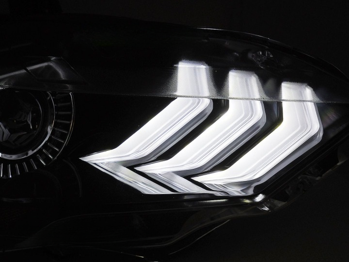 💕 Fari Anteriori Adatto per Ford Mustang 18-21 Full LED DRL RGB Neri 💕