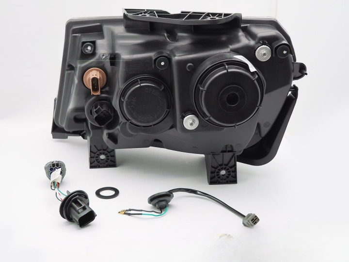 ART.5525 FARI ANTERIORI CHEVROLET CAMARO 13-15 TUBI LED NERO