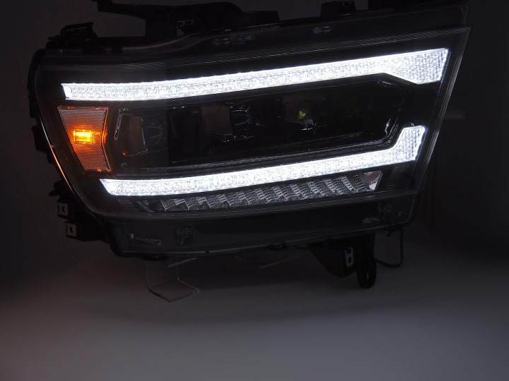 ART.5986 FARI ANTERIORI DODGE RAM 19-22