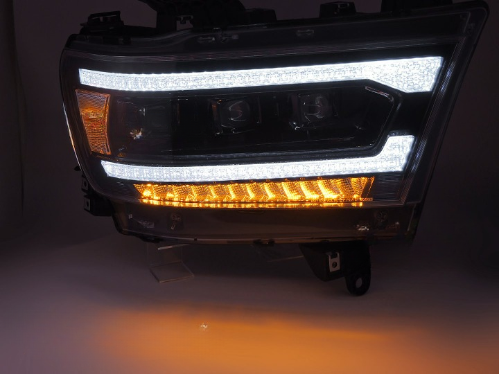 ART.5986 FARI ANTERIORI DODGE RAM 19-22