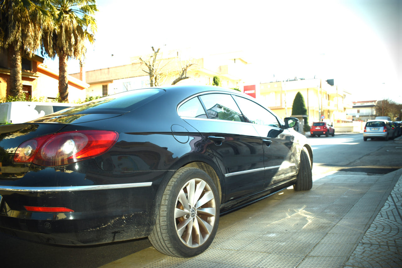 SOTTO MINIGONNE ADATTE PER VW PASSAT CC LOOK NERO LUCIDE DESIGN SPORTIVO