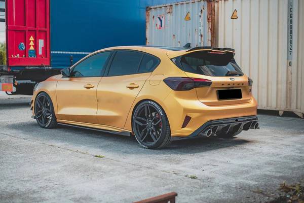 SOTTO MINIGONNE ADATTE PER FORD FOCUS MK4 2019+ NERO LUCIDO LOOK SPORTIVE