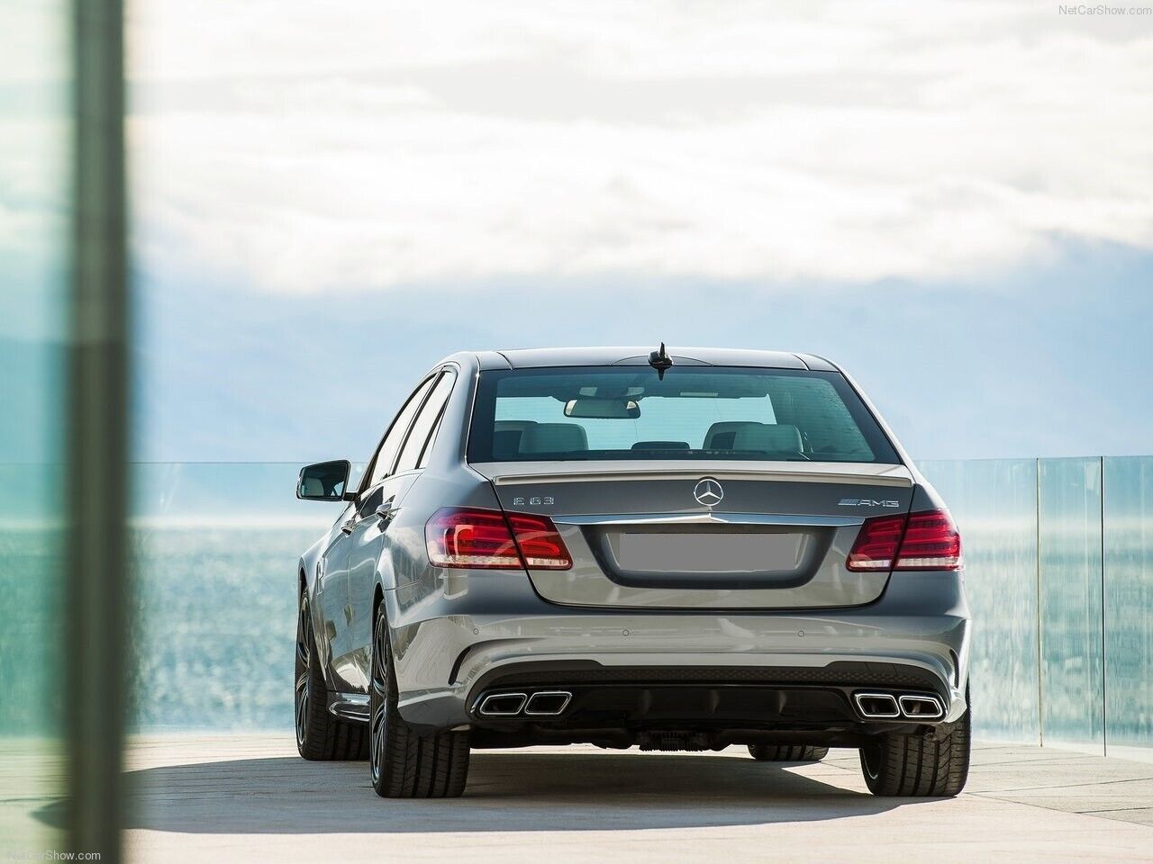 SPOILER POSTERIORE AMG NERO LUCIDO ADATTO PER MERCEDES CLASSE E W212 BERLINA