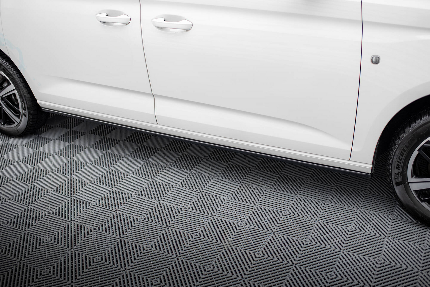 MINIGONNE LATERALI ADATTE PER VOLKSWAGEN CADDY MAXI MK5