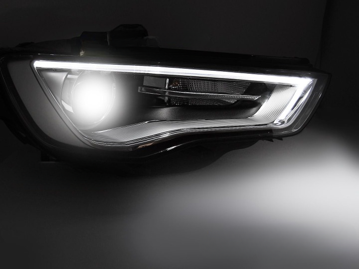 💫ART.4927 FARI ALLO XENO DRL adatti per AUDI A3 8V 2012-2016💫