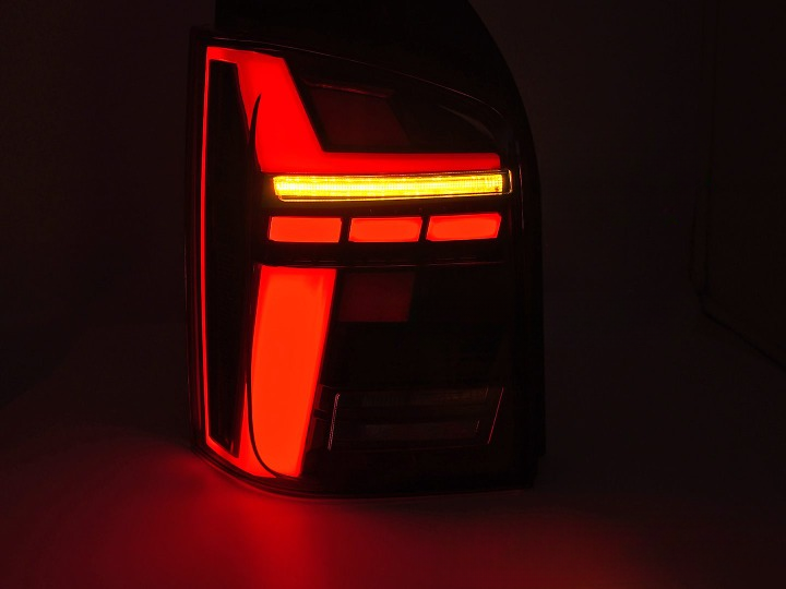 💫ART.5918 FARI POSTERIORI A BARRA LED ROSSE SEQ per VW T5 2010-2015💫