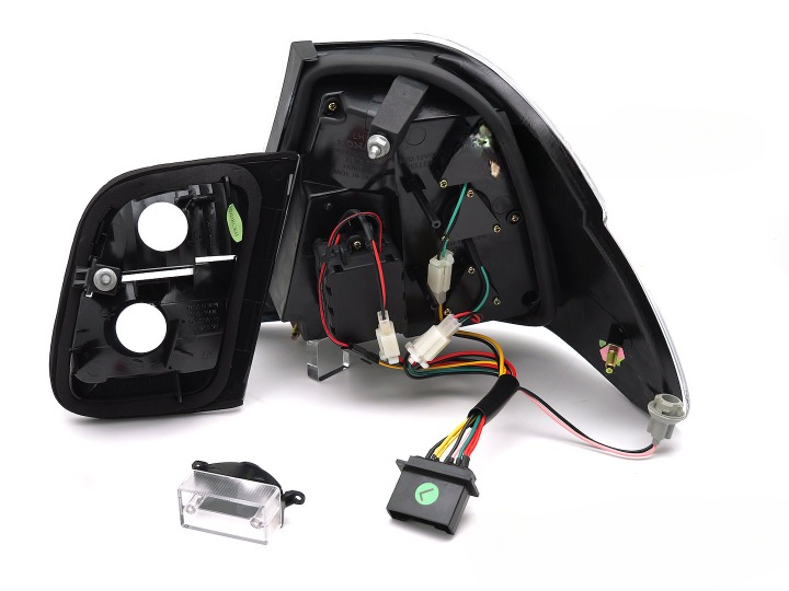 ART.6917  FARI  POSTERIORI  BMW SERIE 3 E46 98-01