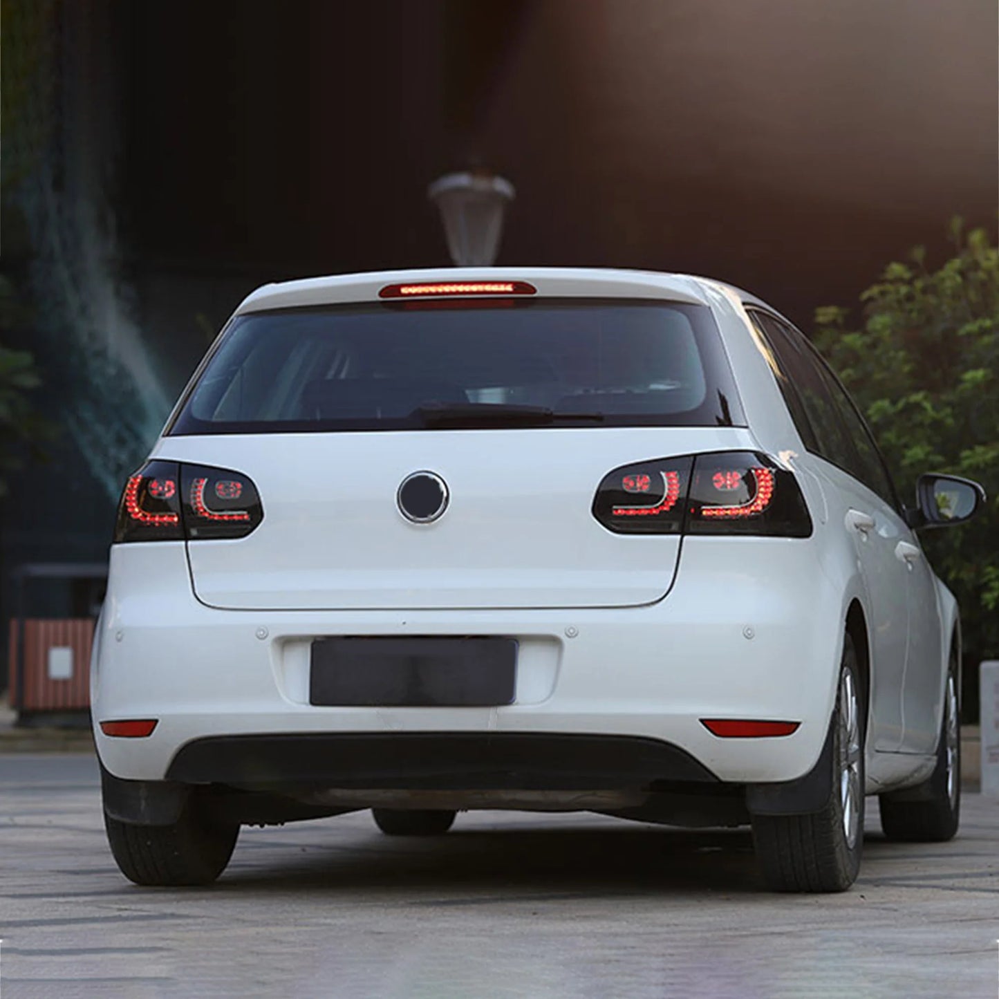 Fari con occhi demoniaci e fanali posteriori per Volkswagen Golf 6 MK6 2008-2013 (NON ADATTO a Golf GTI e GTR)